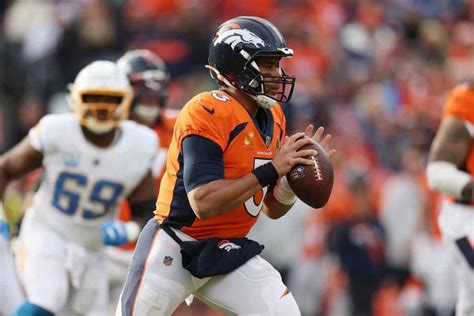 Denver Broncos Over/Under Wins Total Betting Breakdown.